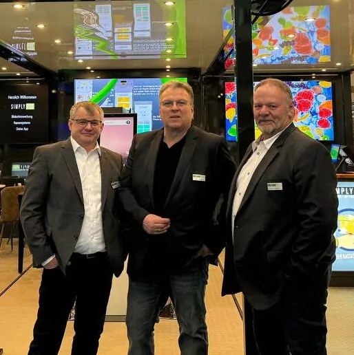 Das Vertriebsteam von SimplyPOS im Showroom
